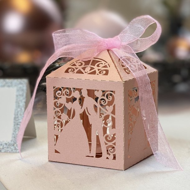 Favourbox med brudepar - Lyserd - 5 stk.