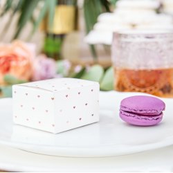 Favourbox med rosa guldhjerter - 10 stk.