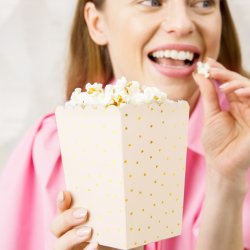 Popcorn boks - Cremefarvet med guldprikker - 6 stk.