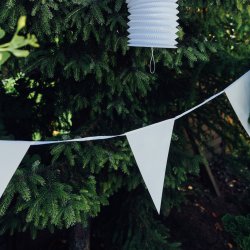 Guirlande med vimpler - 20 x 30 cm - 10 meter - Hvid 