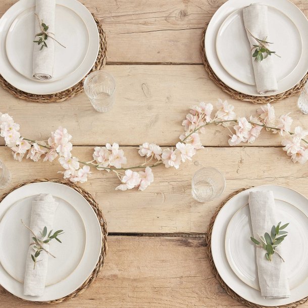 Guirlande med kirsebrblomster